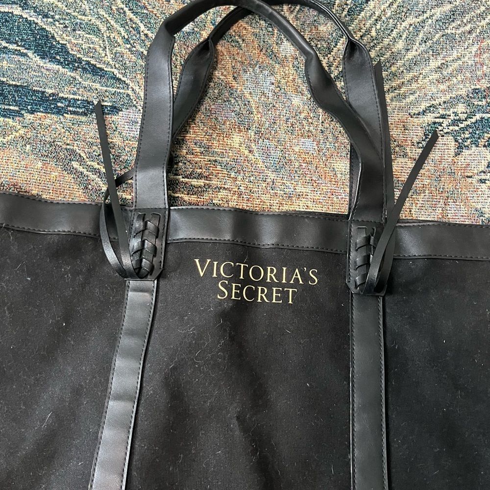 Victoria’s Secret Black & Gold Travel Tote Duffel Bag OSFA Travel Weekender Chic - Picture 4 of 9